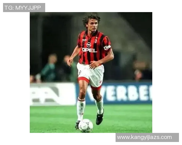 米兰俱乐部正式签约天空足球明星引发球迷热议与期待 米兰俱乐部正式签约天空足球明星引发球迷热议与期待