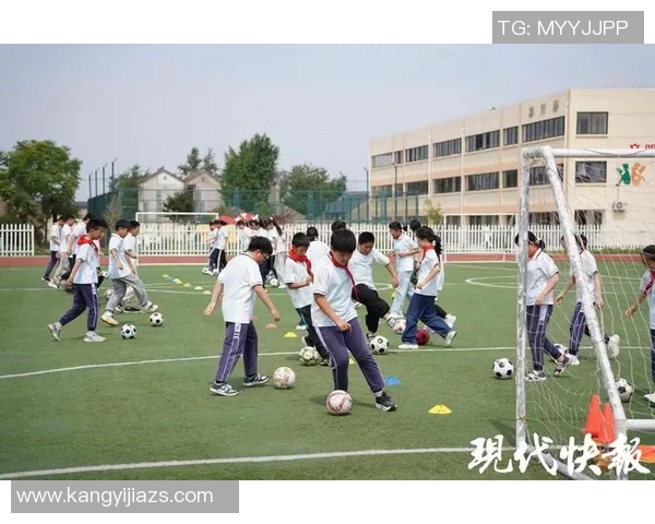 农业路小学足球明星崭露头角他们的拼搏精神激励着更多孩子追逐梦想 农业路小学足球明星崭露头角他们的拼搏精神激励着更多孩子追逐梦想